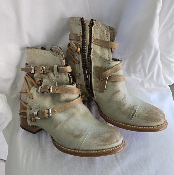 Free Bird Crue Strap Boots Leather Distressed Women's 8 - Picture 1 of 16